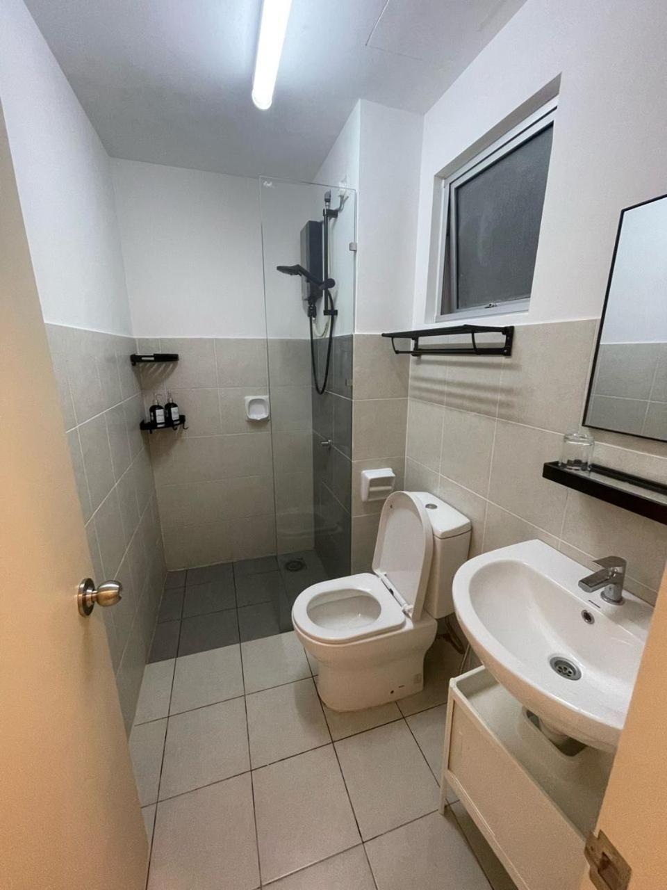 Alanis Honey Apartment